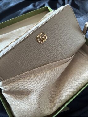 Gucci Marmont Leather Zip Around Wallet with Gold GG Style: 456117